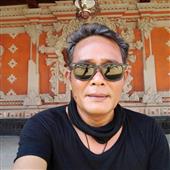 Quần v